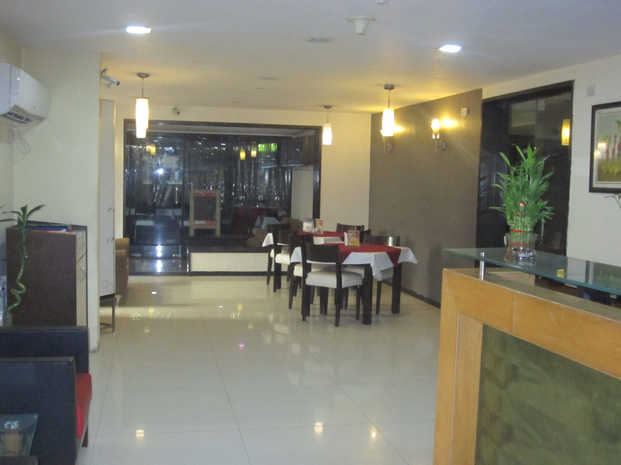 Hotel Orritel West Bombay Esterno foto